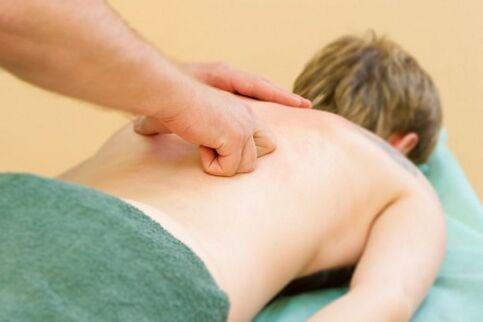 масаж пры грудным астэахандрозе